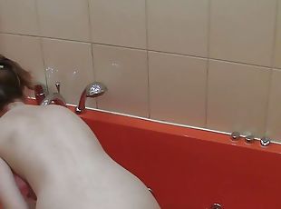 Filming my naked girlfriend refreshed in the bathtub