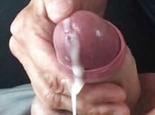 isot-tissit, masturbaatio, orgasmi, mälliotos, käsihomma, pov, rinnat