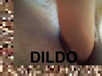 Mi primera vez con un DILDO, Froto mi dildo a escondidas en el bao /My first time with a DILDO