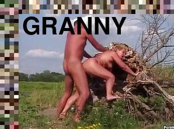 Granny anal fucking outdoors