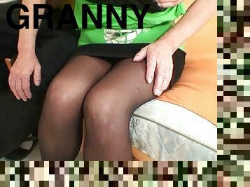 vanha, vaimo, isoäiti-granny, milf, nuori-18, vanhempi, vanha-ja-nuori, suihinotto-sucking