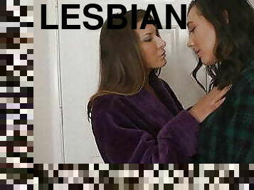 uly-emjekler, gyzlaryň-öňüne-dakylýan-rezin-sik, janalar, lesbian, dostyň-ejesi, sikiş-ýyldyzy, owşamak, amerikanlar, emjekler, brunetka