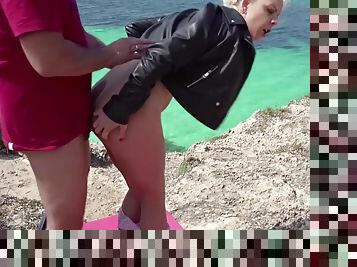 en-plein-air, public, ejaculation-sur-le-corps, ados, hardcore, allemand, casting, plage, jeune-18, blonde