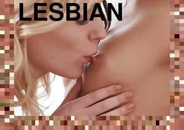 sayang, lesbian-lesbian, pertama-kali, eropa, berambut-pirang, mata-uang-euro, normal