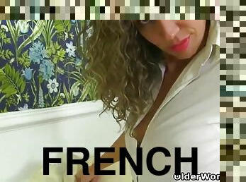 French milf chloe pleasures her pantyhosed pussy