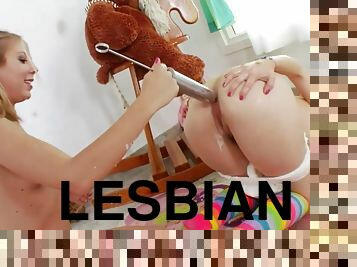 kvinnligt-sprut, lesbisk, tonåring, leksak, trekant, blond, kinky, perfekt