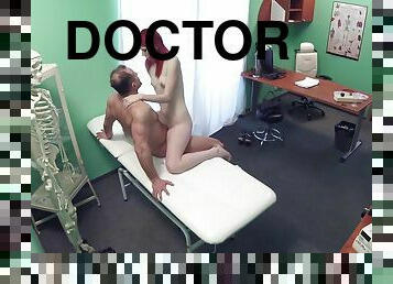 adulterio, oficina, coño-pussy, amateur, mamada, doctor, paja, cámara, voyeur, pelirroja