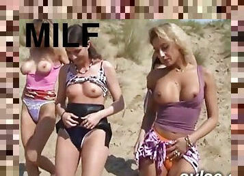 2 milfs qui baisent partout