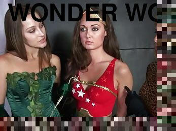 Wonder woman vs poison ivy