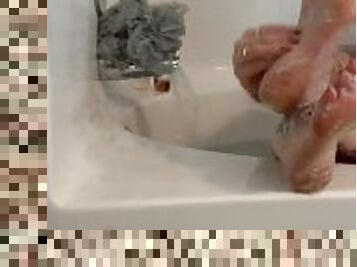 Dick Stiffening Milf Soles in the Bath Tub