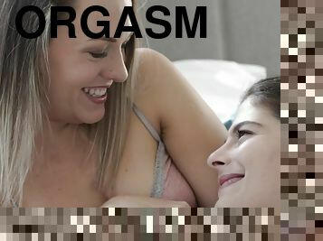 orgasm, fitta-pussy, brudar, lesbisk, tonåring, fingerknull, blond, söt, ängel, underskön