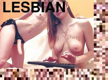 gros-nichons, chatte-pussy, gode-ceinture, amateur, babes, lesbienne, ados, jeune-18, webcam, belle