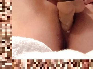 clitoris-bagian-atas-vagina-paling-sensitif, mastubasi, orgasme, vagina-pussy, amatir, jenis-pornografi-milf, mainan, wanita-gemuk-yang-cantik, alat-mainan-seks, cantik-pretty