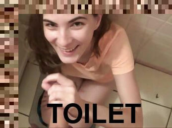 Je Surprend Belle Soeur A Fumer Dans Les Toilette