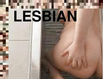 bagno, tettone, urina, amatoriali, lesbiche, donne-grasse-e-belle, sedere, piedi, bocce, feticci