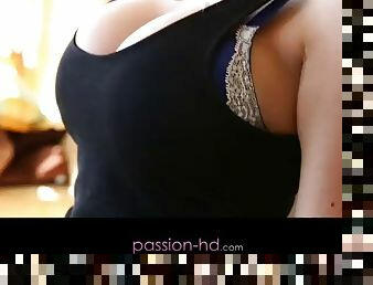 payudara-besar, blowjob-seks-dengan-mengisap-penis, jenis-pornografi-milf, gambarvideo-porno-secara-eksplisit-dan-intens, sudut-pandang, berambut-pirang, realitas, kasar