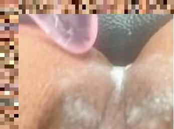 Creamy wet pussy ????