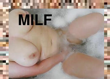 Big Booty Milf Takes Bath And Pussy Masturbation