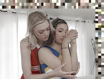 Amber Moore And Nina Nieves In Girlgirlxxx - Cheerleader Lesbians Stretch Their Pussies Out