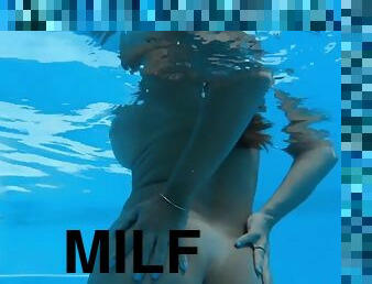 Hottest Hungarian milf Angelica gets horny underwater