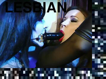 diikatkan-pada-tubuh, lesbian-lesbian, mainan, bdsm-seks-kasar-dan-agresif, ditindik, fetish-benda-yang-dapat-meningkatkan-gairah-sex, bondage-seks-dengan-mengikat-tubuh, orang-biadab, penghinaan, vampir