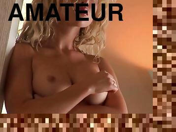 tettone, masturbarsi, amatoriali, pornostar, masturazione-con-dita, bionde, fantasie, tettone-busty, bocce, solitari