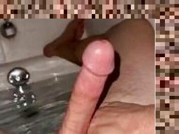 Getting dirty in the bathtub…edging to 4 mini orgasms, 3 cumshots ????