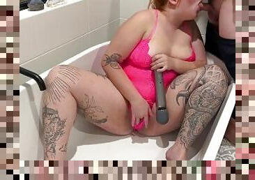 bad, masturbation, orgasm, amatör, avsugning, cumshot, bbw, sväljer, fingerknull, sprut