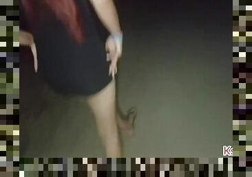 levo esposa para passear sem calcinha na praia