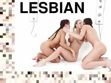 bañando, tetas-grandes, babes, lesbiana, con-los-dedos, trío, ducha, gimnasio, lésbico