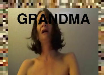 isoäiti, amatööri, isoäiti-granny, pilluuntulo, nuori-18, ratsastus, lehmityttö