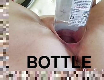 bottiglie, fichette, vagine, solitari, vulve-rasate, scene-da-vicino, inserimento-di-oggetti