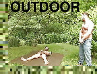 Hung daddy Matthew Ford barebacks hunk Mike Dreyden outdoor