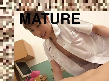 791_UMD002_1030_Mature Nurse