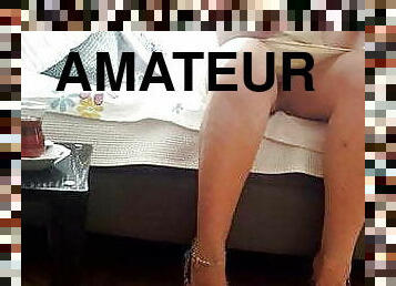 fichette, amatoriali, maturi, mammine-mature, video-casalinghi, biancheria-intima, gambe