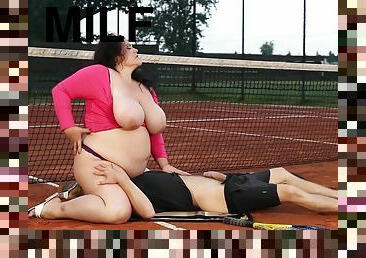 Fat Brunette Facesitting On The Tennis Court