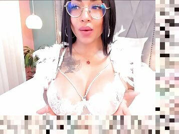 Colombiana Tetona Rica - Tattooed Latina w Big tits solo on webcam
