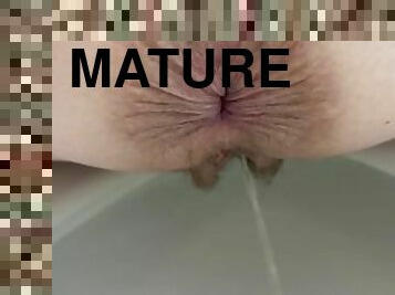 poilue, pisser, chatte-pussy, amateur, mature, granny, milf, couple, toilette, fétiche