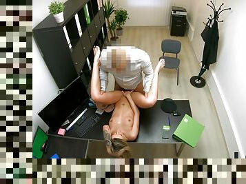 Webcam scenes of merciless sex for a young blonde during the interview