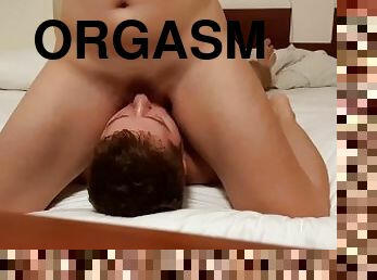 orgasmo, squirting, chorro-de-corrida, primera-persona, bonita, cabalgando, culo-en-la-cara