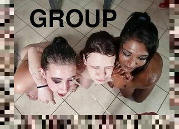 banyo-yapma, seks-partili-alem, işeme, oral-seks, grup-sex, bakış-açısı, tuvalet, ufak-tefek-kadın, fetiş, duş