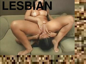 Lesbian Size Contrast
