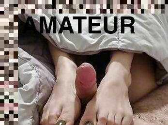 mastürbasyon-masturbation, amatör, üstüneyüzüne-boşalma, mastürbasyon, ayaklar, birdenbire, meni, fetiş, görkemli, ayak-fetişi