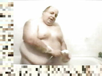 Frank in the bath