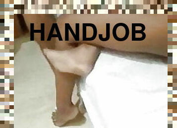 gambarvideo-porno-secara-eksplisit-dan-intens, handjob-seks-dengan-tangan-wanita-pada-penis-laki-laki