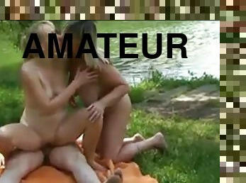 en-plein-air, amateur, mature, fellation, ados, allemand, trio, européenne, blonde, euro