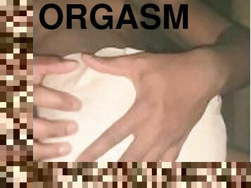 orgasmi, fichette, amatoriali, cazzi-enormi, spruzzi-di-sperma, solitari, vergini, peni