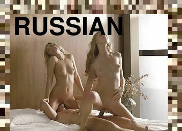 rus, üstüneyüzüne-boşalma, kocaman-yarak, mastürbasyon, penisin-gırtlağa-kadar-alınması, üç-kişilik-grup, yüzle-ilgili, sarışın, kız-kardeş, şaşırtıcı