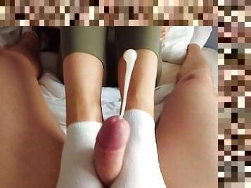 amateur, esclave, pieds, ejaculation, fétiche, branlette-avec-les-pieds, blanc