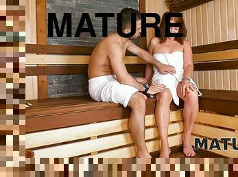 MATURE4K. Relaxation in the sauna makes you ripe in the mood for sex with a stranger